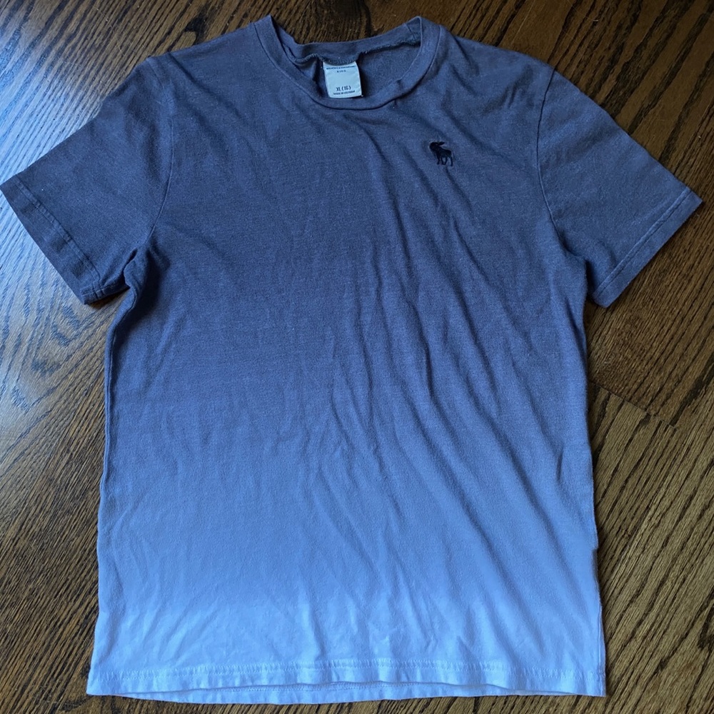 Abercrombie Kids Ombre Gray to White Crew Neck Short Sleeve Tee, Size XL